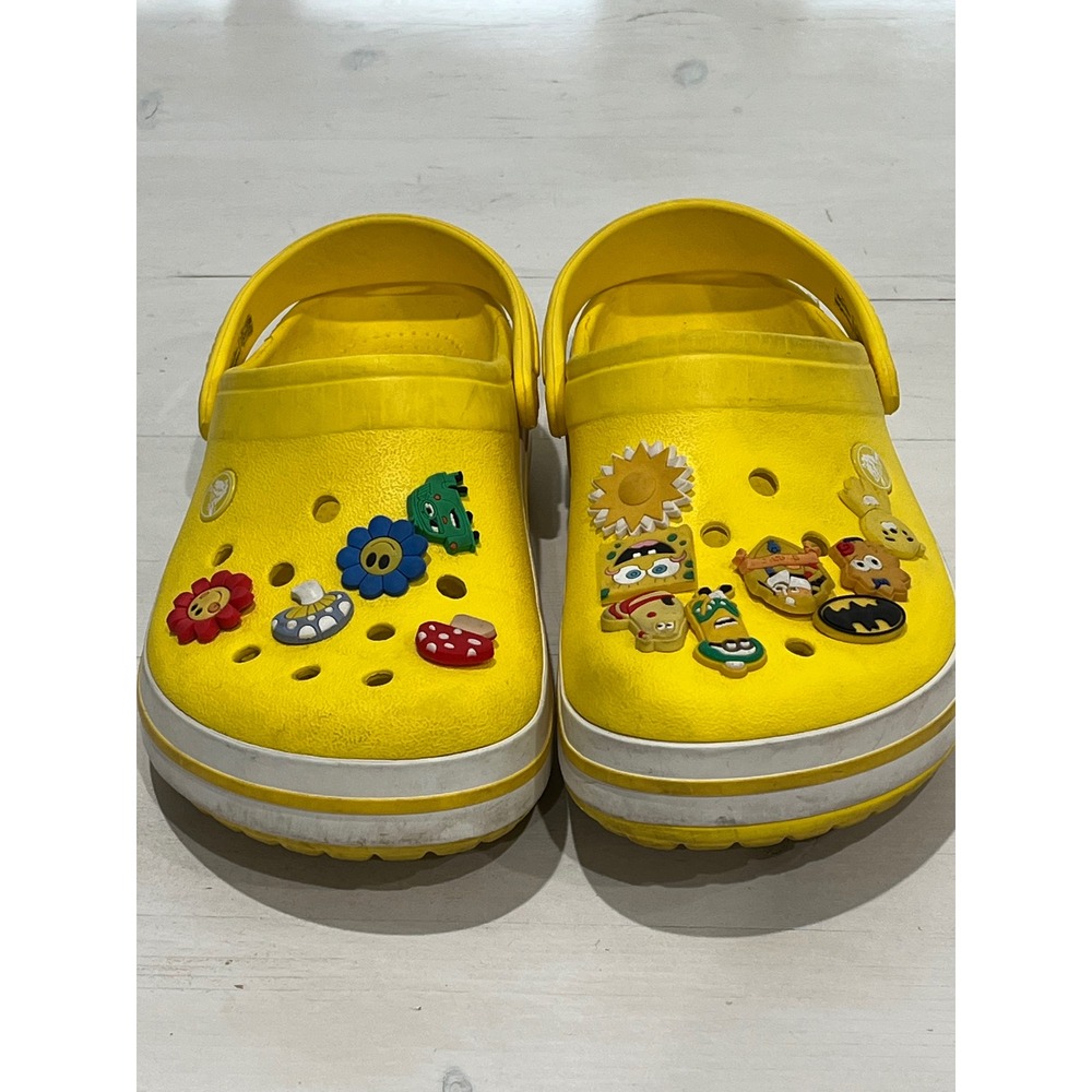 Crocs Classic Clog Yellow Charms‎ Spongebob Minions Batman Size 8